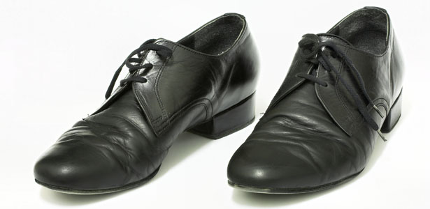 На маркови мъжки обувки ли да се спрем или на по-евтините им аналози?