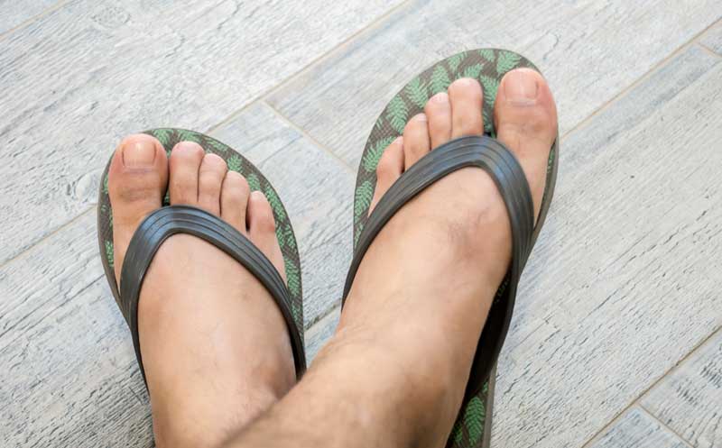 Мъжки чехли и джапанки от непознат производител – 4 причини да ги избягвате
